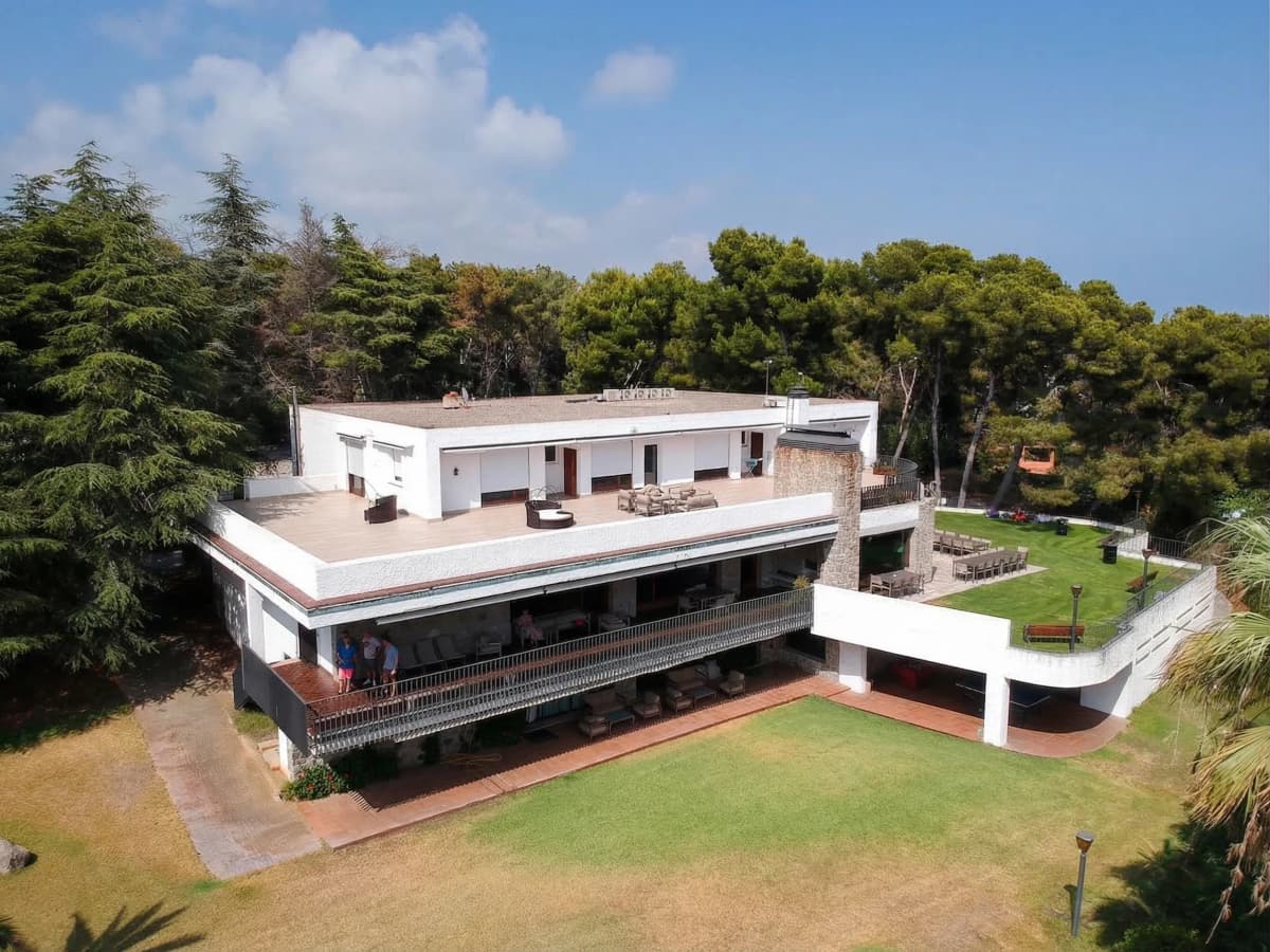 Aerial view of the villa and grounds