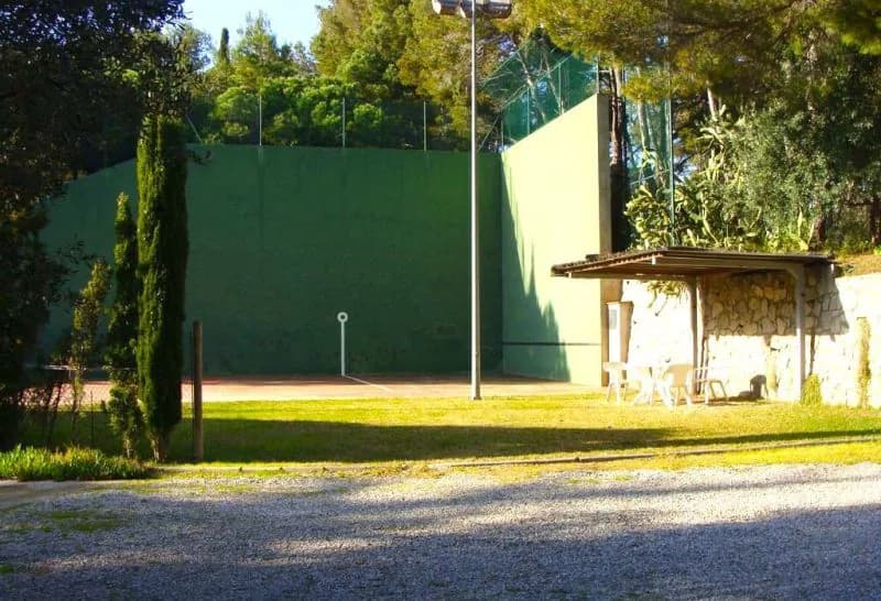 Frontón pelota court