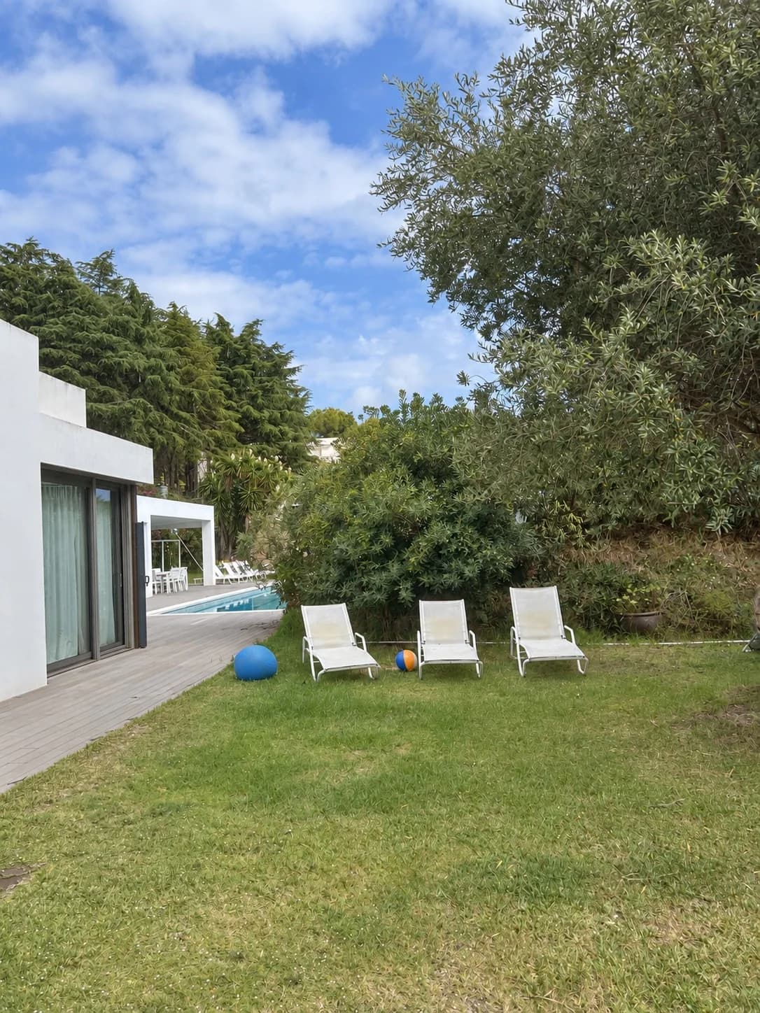 Mediterranean garden at Casa Vilá Reyes