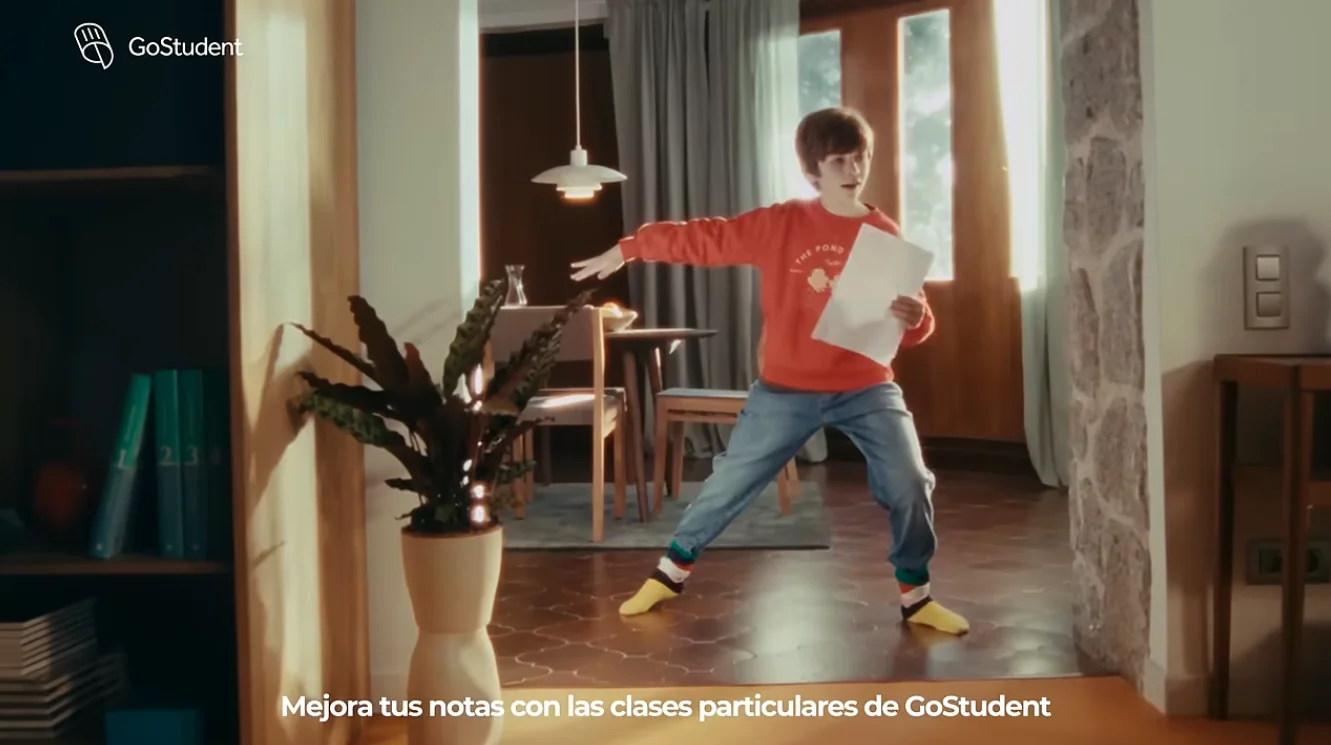 GoStudent · Así se sienten al sacar buenas notas: Kitchen dining room